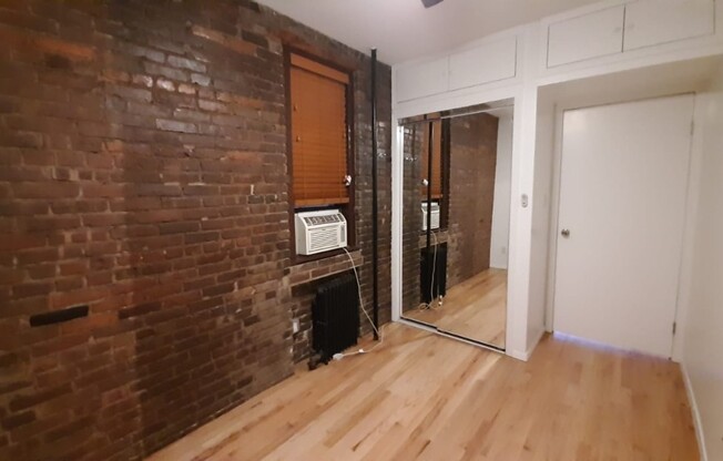 1 bed, 1 bath, $3,800, Unit 4a