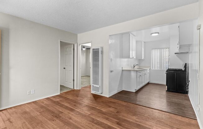 2 beds, 1 bath, 545 sqft, $1,850, Unit 11