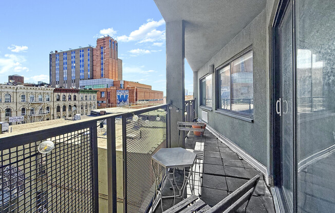 1610 DEKALB AVE