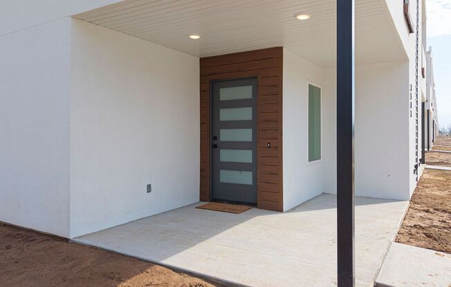 Newly Constructed Modern Design 3 Bedroom 2.5 Bathrooms Duplex