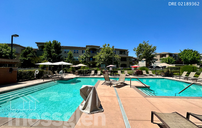 2 beds, 2 baths, $2,400, Unit #427