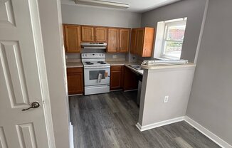 2125 CAMERON DR
