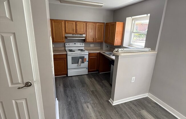 2125 CAMERON DR