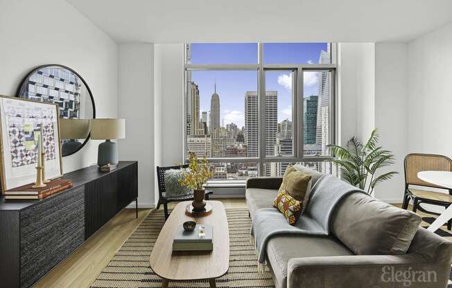 1 bed, 1 bath, 633 sqft, $6,050, Unit PHD