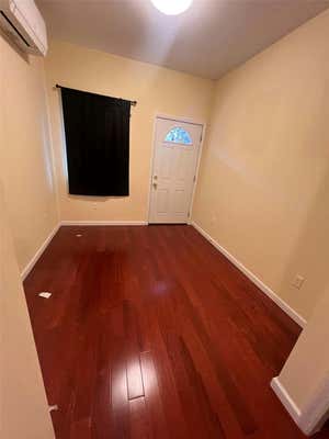 3 beds, 2 baths, 950 sqft, $2,900, Unit 1FL