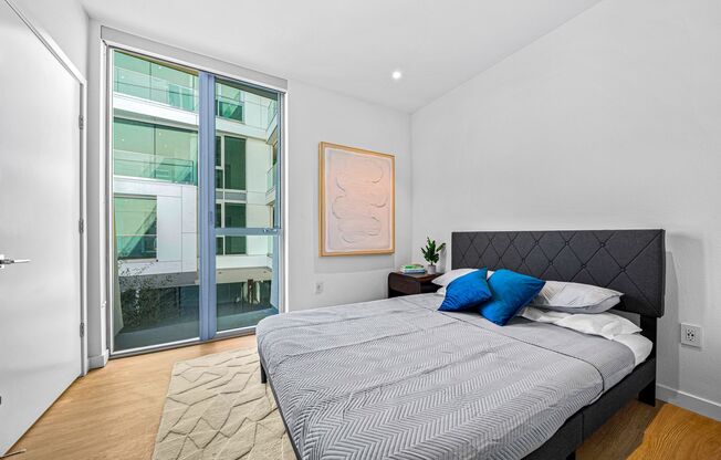 3 beds, 3 baths, 1,158 sqft, $5,595, Unit 505