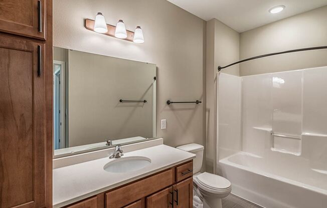 3 beds, 2 baths, 1,301 sqft, $1,730, Unit 212