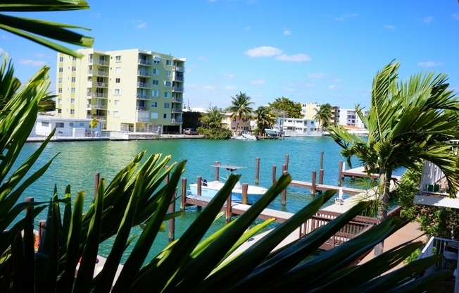 7930-7950 Tatum Waterway Drive