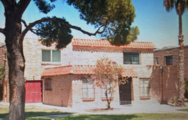 6701 E LAPAZ