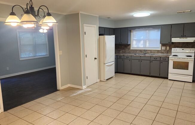 4 beds, 2 baths, $1,000