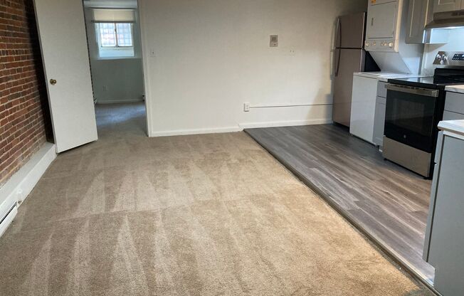 1 bed, 1 bath, 700 sqft, $1,299, Unit 50-1B