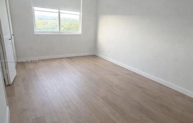 3 beds, 2.5 baths, $4,800, Unit APARTMENT 2106