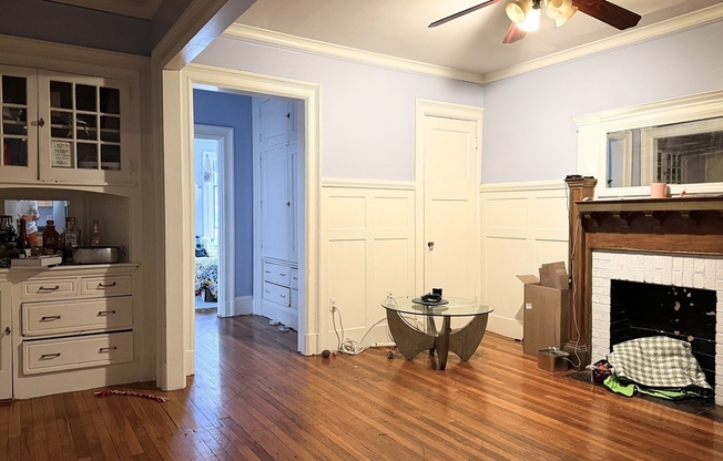 3 beds, 1 bath, 1,000 sqft, $4,800, Unit 12