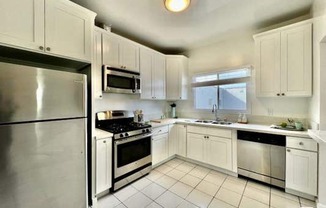 6081 Pickford PL