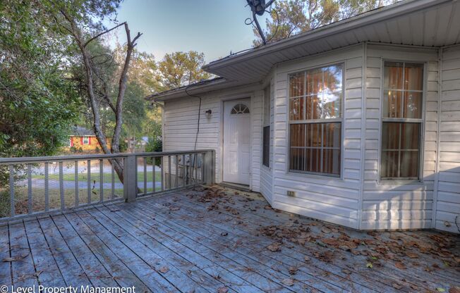 2 beds, 1 bath, $1,275