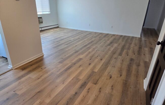 2 beds, 1 bath, 935 sqft, $1,275, Unit 332-104