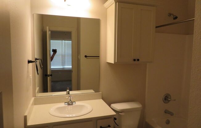 Beautiful Townhome Located In North Overton Addition Close To Tech Campus & Medical District!