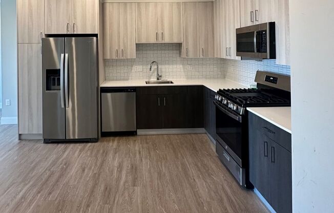 2 beds, 1 bath, 915 sqft, $3,425, Unit Unit 402