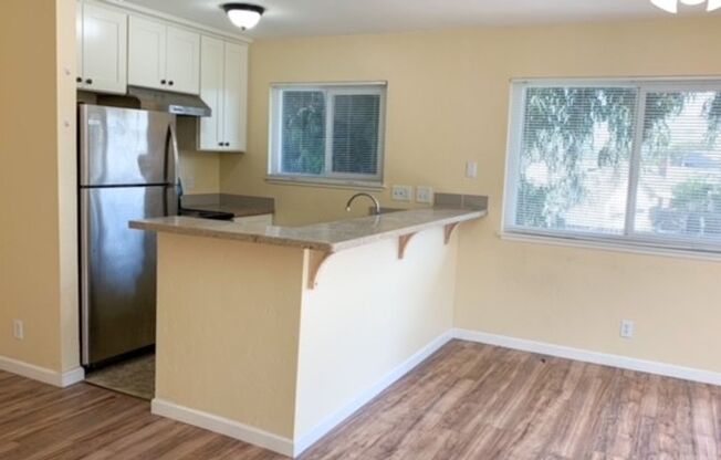 $2490 / 2 BEDROOM / 1 BATHROOM- HUGE REMODELED APARTMENT IN IRVINGTON AREA OF CENTRAL FREMONT