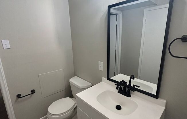 2 beds, 1.5 baths, 990 sqft, $975, Unit 4416-F