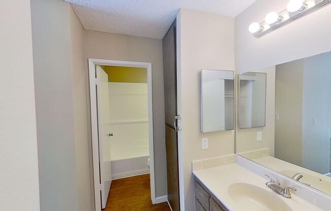 1 bed, 1 bath, 722 sqft, $1,950, Unit #116