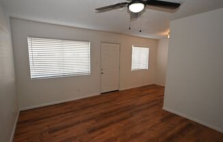 1 bed, 1 bath, $1,000, Unit UNIT # 3