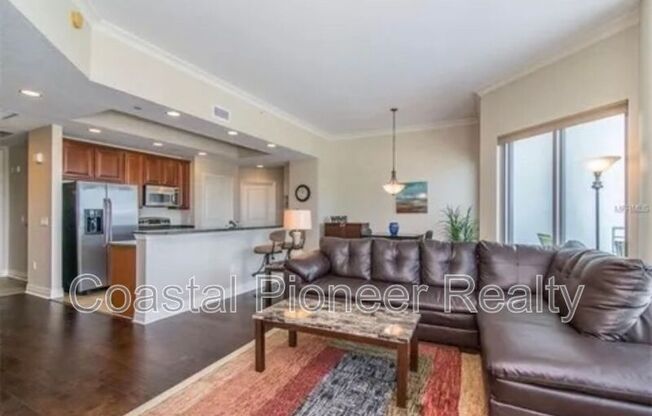 1209 E CUMBERLAND AVE