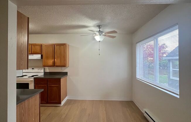 2 beds, 2 baths, 847 sqft, $1,395, Unit 30