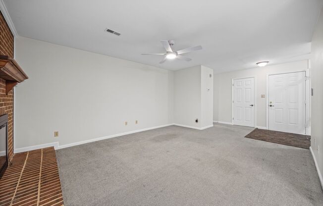Light and bright 2-primary suite, 2-bath condo in Firethorne of Charlotte.