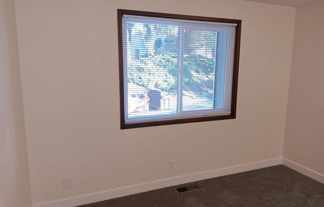 2 beds, 1.5 baths, 1,050 sqft, $2,049, Unit 214-776C