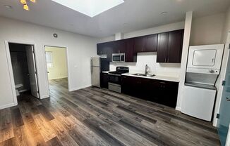 1 bed, 1 bath, $1,995, Unit 7