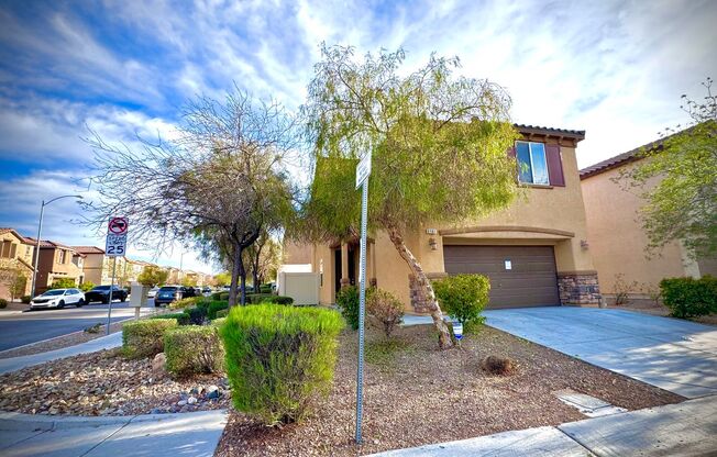 **Wonderful Upgraded Corner Lot Home in Southern Highlands area!!