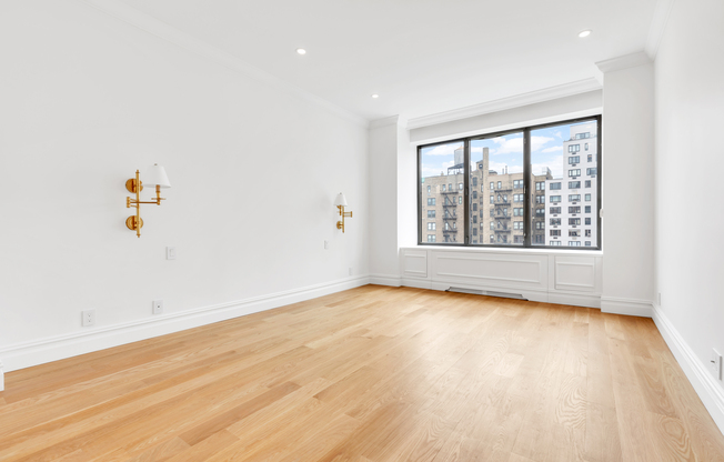 45 E 80 ST