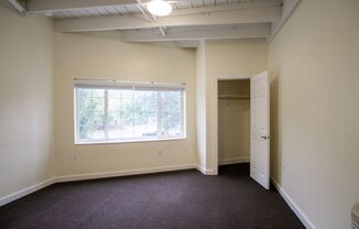 Studio, 1 bath, $1,075, Unit 200