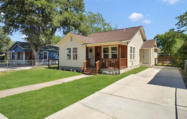 Gorgeous 3 bedroom, 2 ba home in the heart of San Antonio!