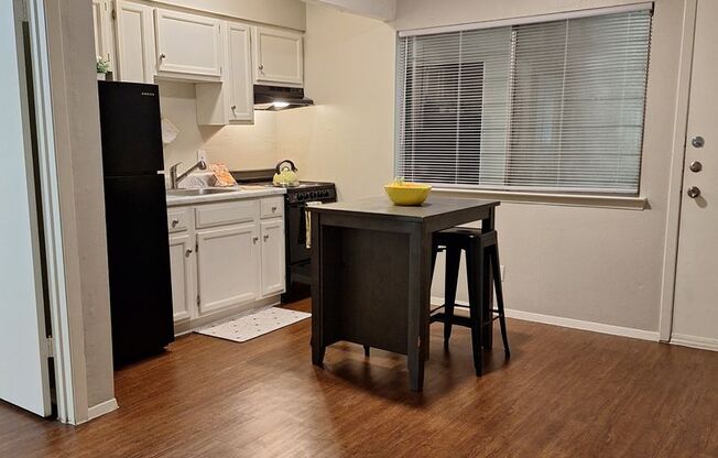 1 bed, 1 bath, 595 sqft, $1,150, Unit 4520-102