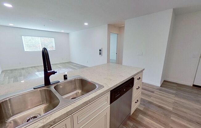 1 bed, 1 bath, 570 sqft, $2,095, Unit 204