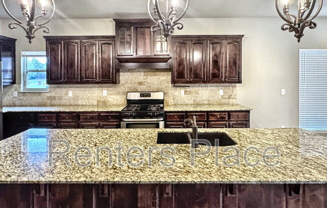 821 W ELMIRA ST