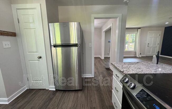 3240 PYRITE CIR SW