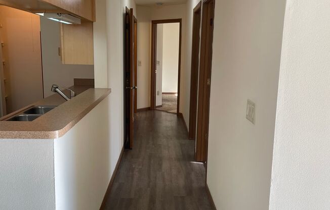 3 beds, 1 bath, 1,040 sqft, $1,800, Unit 3156-103