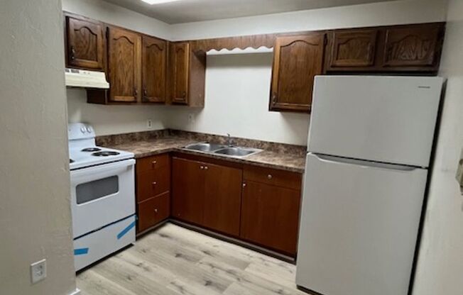 2 beds, 1 bath, $1,200