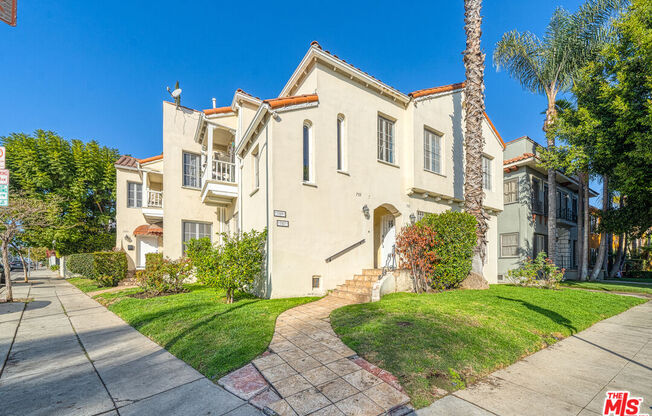 5355 W 8 ST