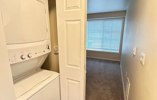 1 bed, 1 bath, 854 sqft, $2,075, Unit 212