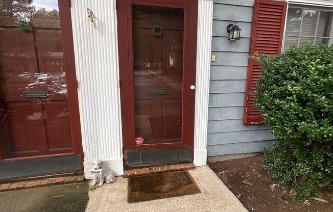 Beautiful 2 Bed 2.5 Bath Townhouse!