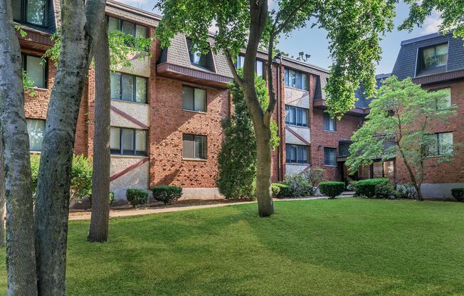 Woodcliff Estates - Apartment Living in East Hartford, CT