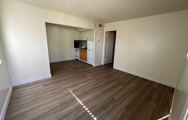 1 bed, 1 bath, 600 sqft, $1,195, Unit 124B