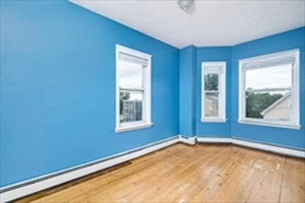 3 beds, 1 bath, 1,100 sqft, $2,500, Unit 3