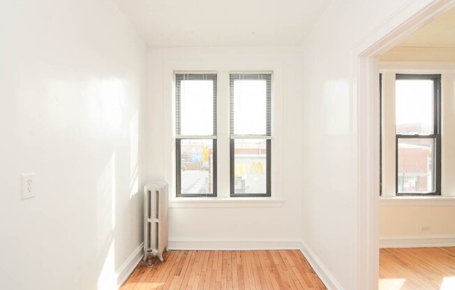 2702 SAWYER