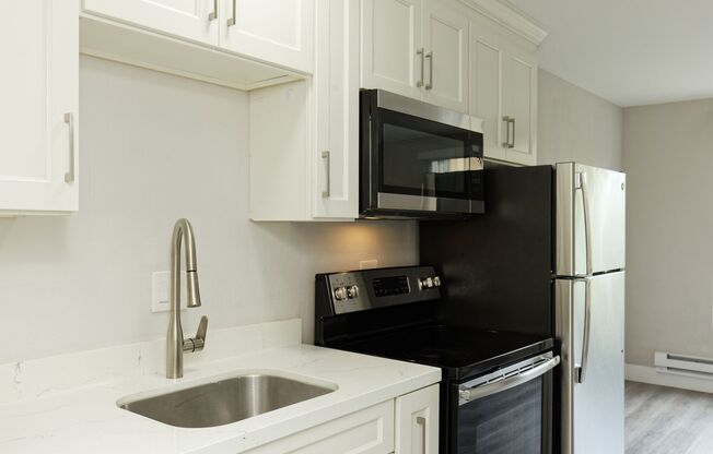 Studio, 1 bath, 400 sqft, $1,650, Unit 203