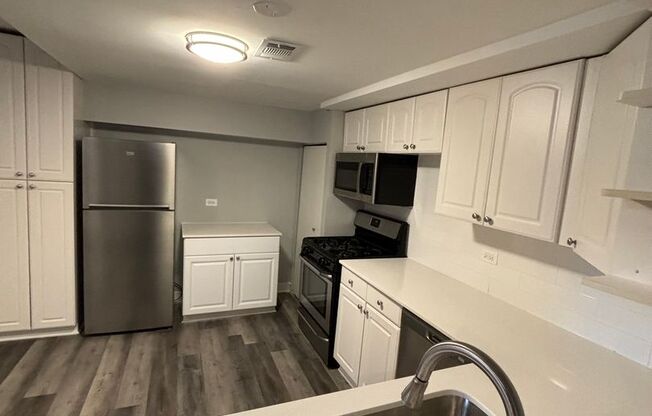 2 beds, 1 bath, 719 sqft, $2,645, Unit 835-GA